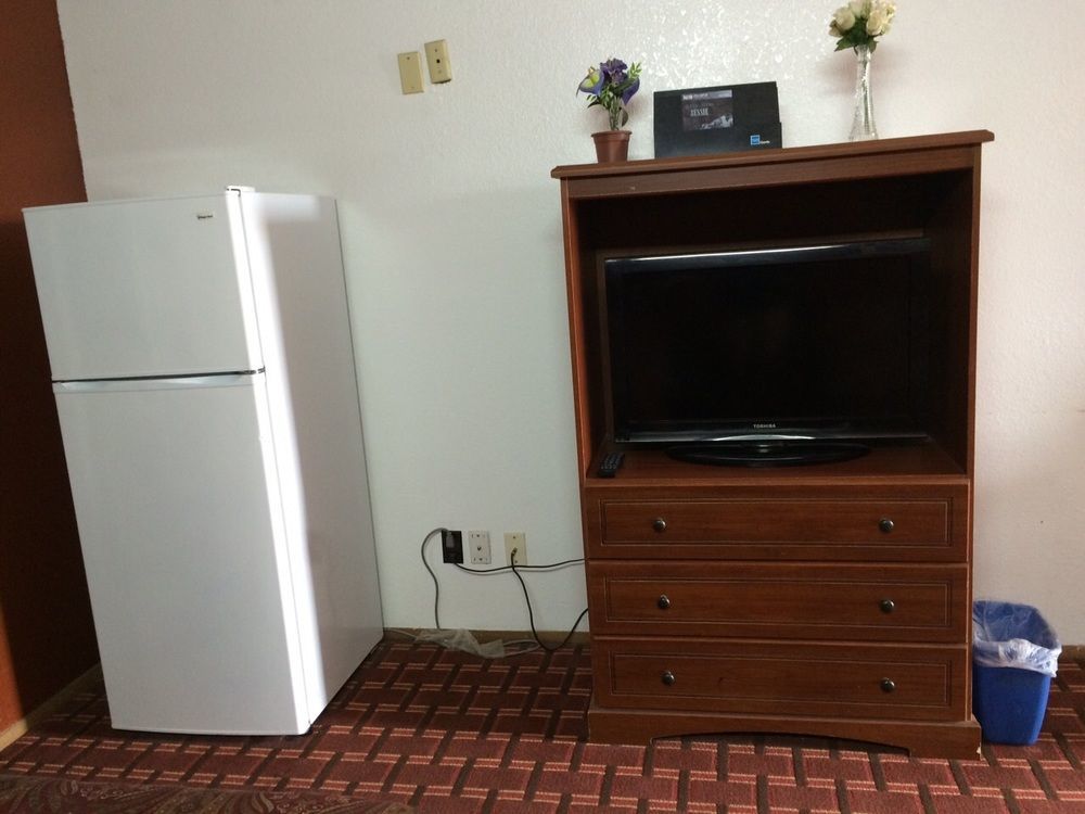 Executive Inn ロブズタウン エクステリア 写真